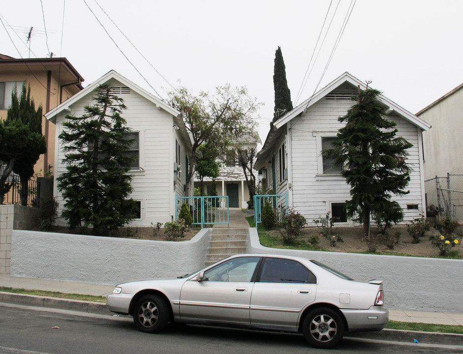 708 N Bunker Hill Ave in Los Angeles, CA - Foto de edificio