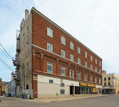 1003 W Historic Mitchell St in Milwaukee, WI - Building Photo - Building Photo