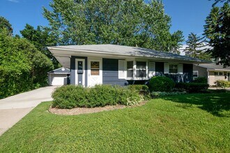 1404 Saunders Crescent in Ann Arbor, MI - Building Photo - Building Photo