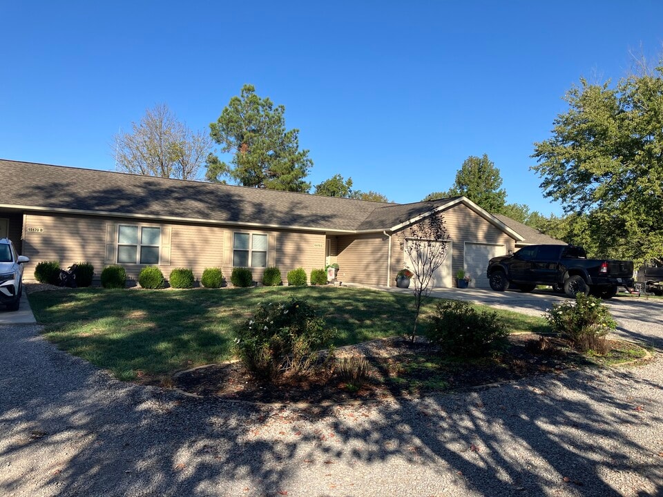 15170 Fietsam Rd, Unit Unit B in Marion, IL - Building Photo