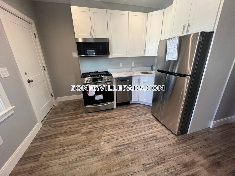 3 Beacon St-Unit -3L in Somerville, MA - Foto de edificio