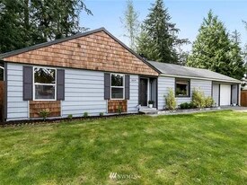 5824 Hillcrest Dr SW in Tacoma, WA - Building Photo