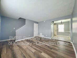 305 Lake St in Nicholasville, KY - Foto de edificio - Building Photo