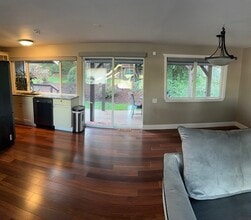 4001 SW 328th St in Federal Way, WA - Foto de edificio - Building Photo