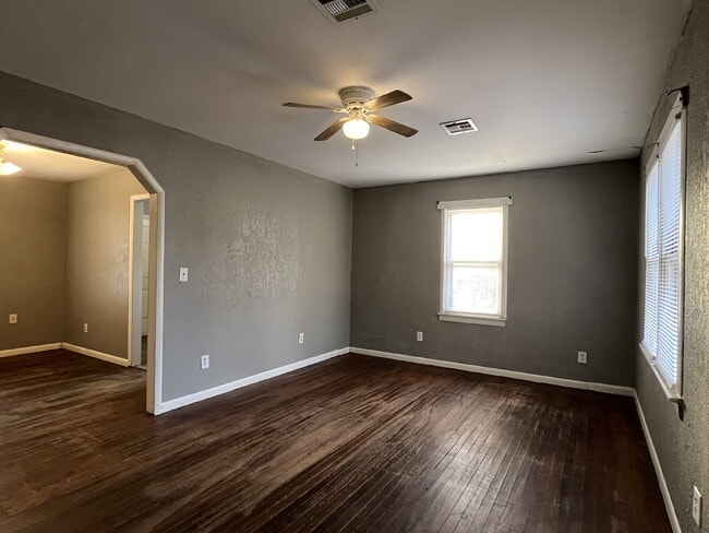 property at 1013 E 4th St