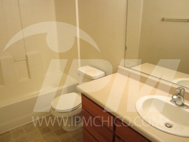 32 Baltar Loop in Chico, CA - Building Photo - Building Photo