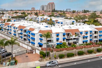 Pines of La Jolla in San Diego, CA - Building Photo - Building Photo