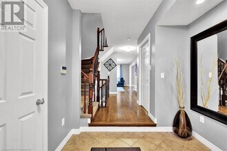 45 Kendrick Ct in Hamilton, ON - Building Photo - Building Photo