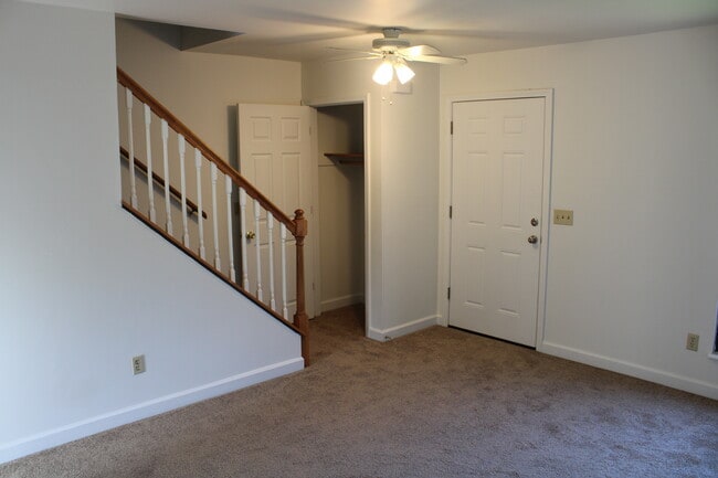 817 Cole Blvd in St. Charles, MO - Building Photo - Building Photo