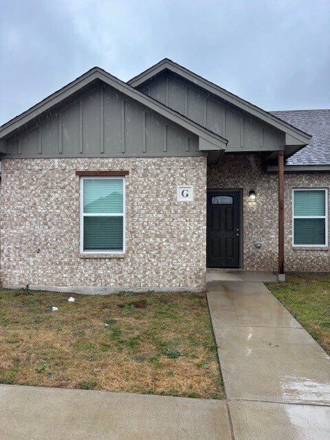 property at 1531 W Kilpatrick Ave