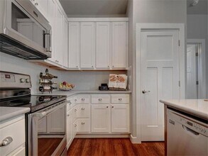 280A Rose Dr, Unit A in Dripping Springs, TX - Foto de edificio - Building Photo