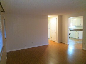 16560 SW Florence St in Beaverton, OR - Building Photo - Building Photo