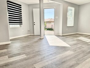 4225 8th Ave in Sacramento, CA - Foto de edificio - Building Photo