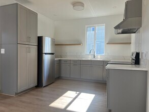 913 Wildrose Ave in Monrovia, CA - Building Photo - Building Photo