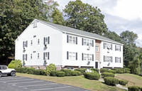 Colonial Manor Apartments in Seymour, CT - Building Photo - Building Photo