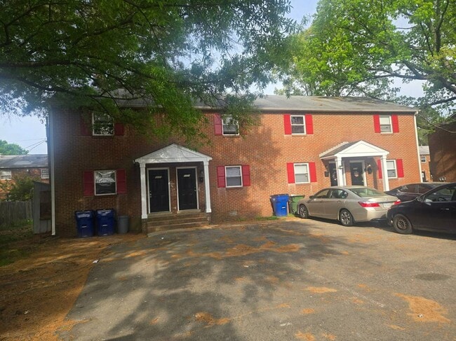 property at 5220 Collindale Rd