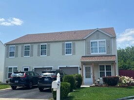 224 Williamsburg Ct in Romeoville, IL - Building Photo