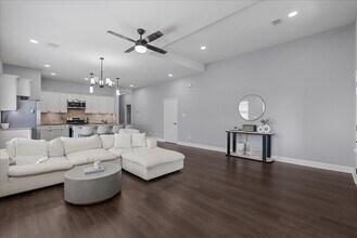 20061 Torrey Pines Ln in Cleveland, TX - Building Photo - Building Photo