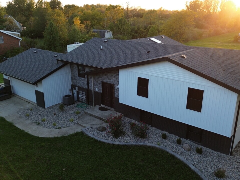 25232 S Harlem Ave in Monee, IL - Building Photo