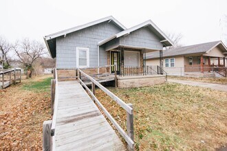 1240 N Cleveland in Wichita, KS - Building Photo - Building Photo