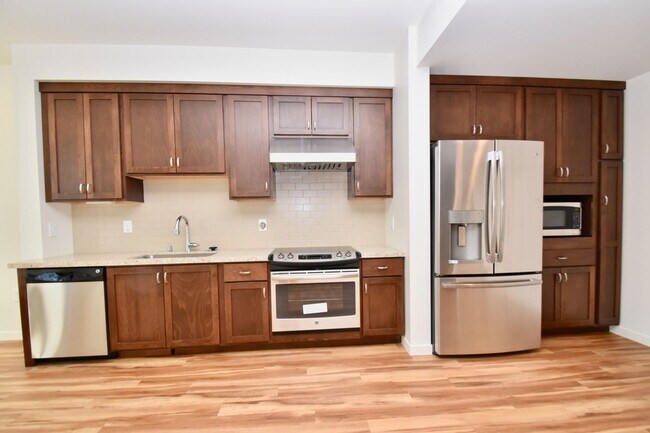 107 G St in San Rafael, CA - Building Photo - Building Photo