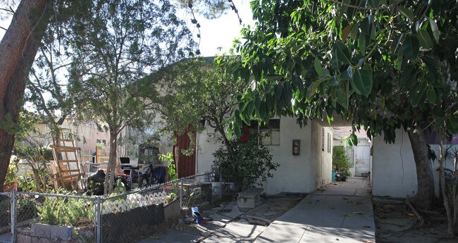 5265 Cleon Ave in North Hollywood, CA - Building Photo - Building Photo