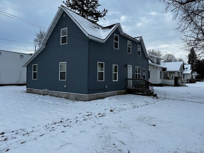 property at 1402 8th St E