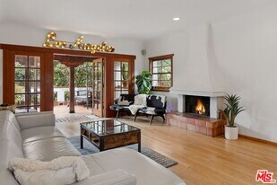 334 Crane Blvd in Los Angeles, CA - Building Photo