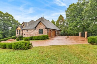 2704 NW A St in Bentonville, AR - Building Photo - Building Photo