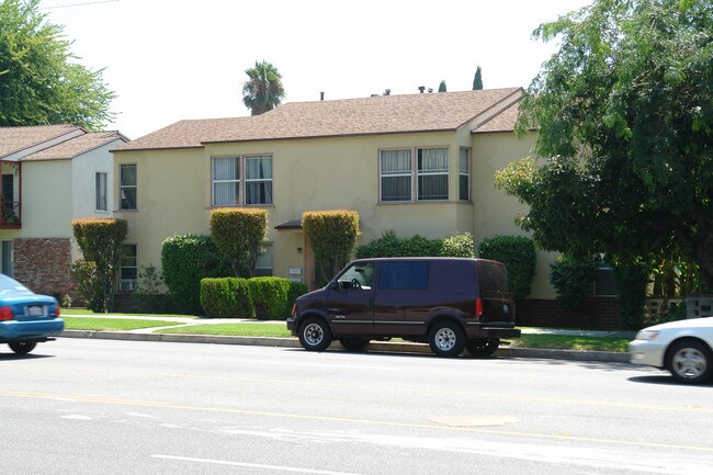 1809-1819 N Glenoaks Blvd in Burbank, CA - Foto de edificio - Building Photo