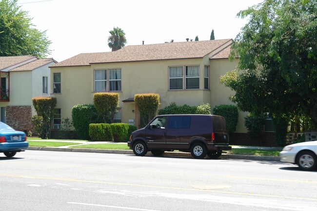 1809-1819 N Glenoaks Blvd in Burbank, CA - Building Photo - Building Photo