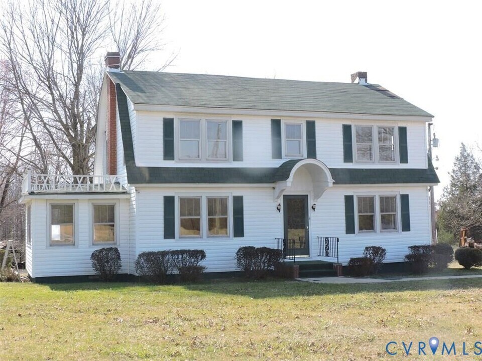 2801 Dogtown Rd in Goochland, VA - Building Photo