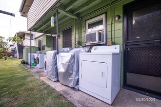 725 Kihapai Pl in Kailua, HI - Building Photo - Building Photo