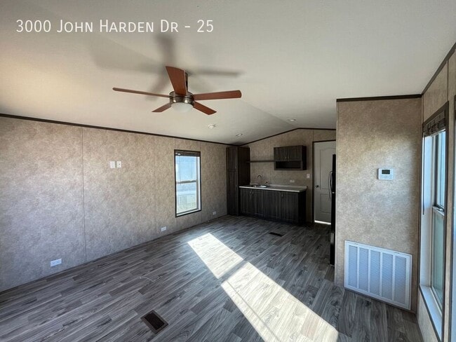 3000 John Harden Dr in Jacksonville, AR - Building Photo - Building Photo