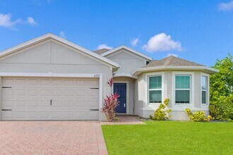 2220 NE 5th Ave in Cape Coral, FL - Building Photo - Building Photo