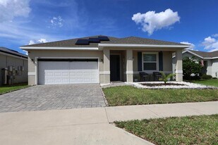 301 Golden Sands Cir in Davenport, FL - Building Photo