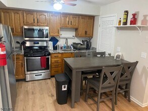 105 Newark Pompton Turnpike in Pequannock Township, NJ - Building Photo - Building Photo