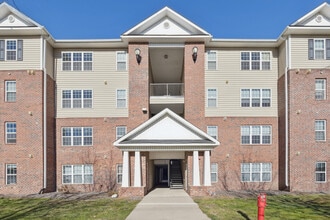 The Grove in Ames, IA - Building Photo - Building Photo