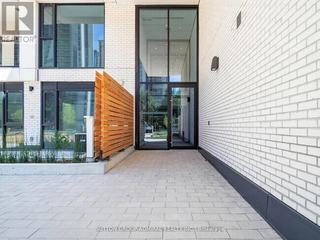 200 Keewatin Ave in Toronto, ON - Building Photo - Building Photo