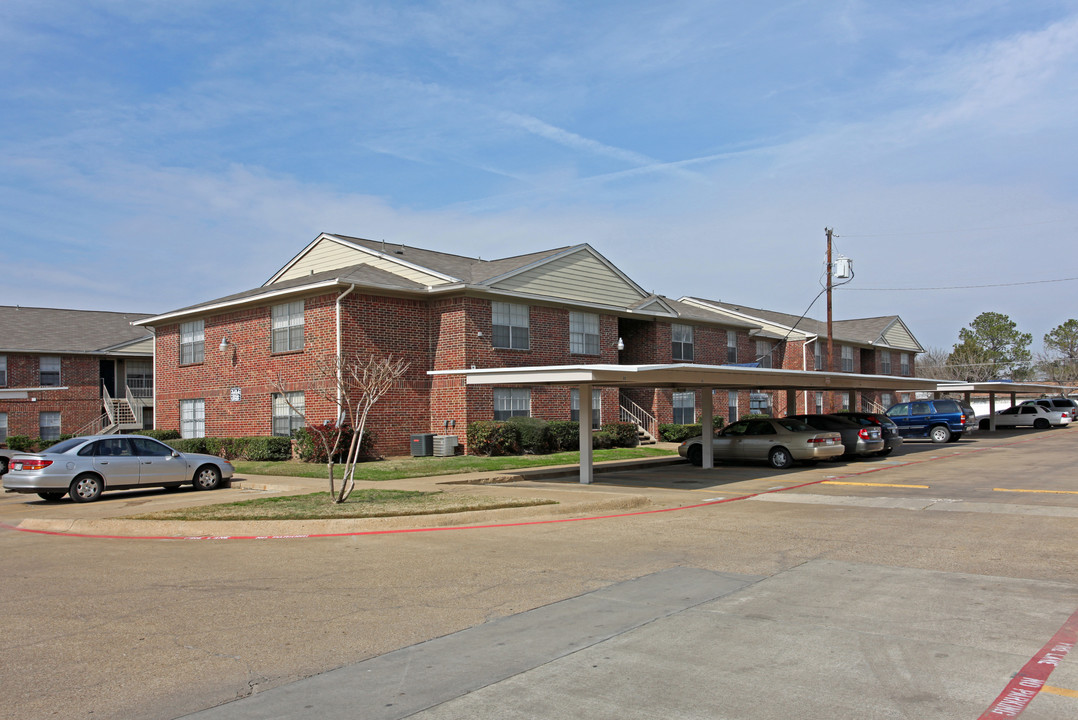 Ambassador Apartments in Balch Springs, TX - Building Photo