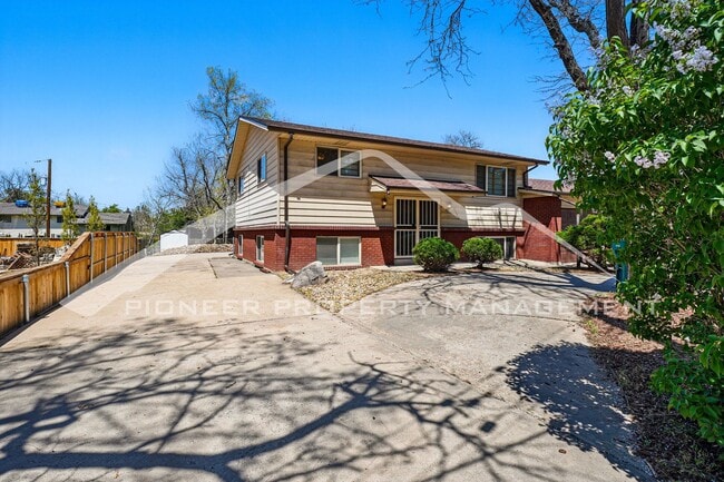 6803 W 32nd Ave in Wheat Ridge, CO - Building Photo - Building Photo