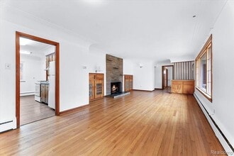 9127 Lake Rd in Grosse Ile Township, MI - Building Photo - Building Photo