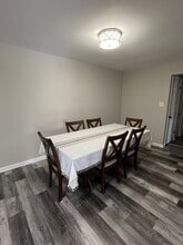 10218 Bushman Dr in Oakton, VA - Building Photo - Building Photo