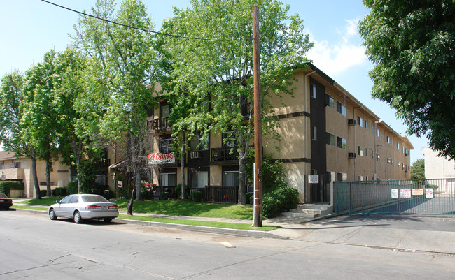 Columbus Apartments in North Hills, CA - Building Photo - Building Photo