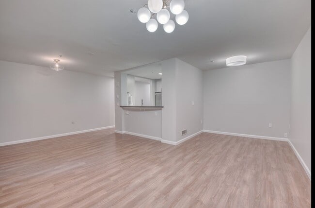 650 Chestnut St in San Francisco, CA - Foto de edificio - Building Photo