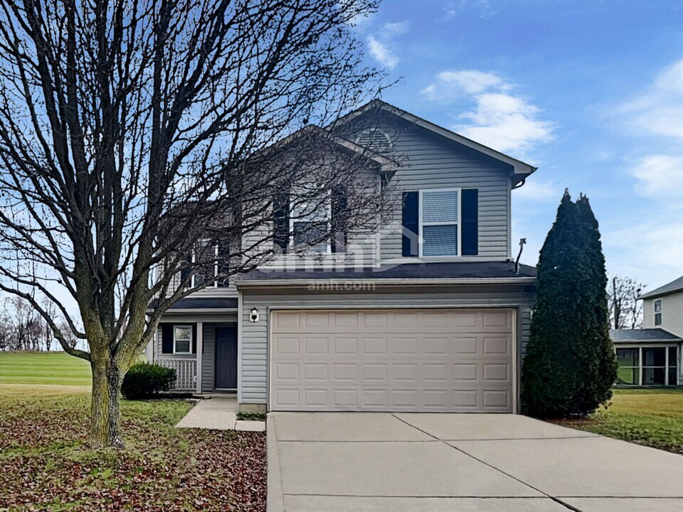 10525 Kensil St in Indianapolis, IN - Building Photo