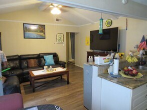 4815 Sorrento in San Antonio, TX - Building Photo - Building Photo