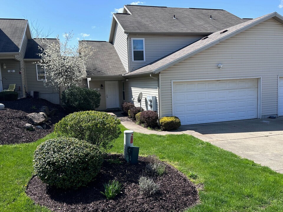 11 Fountain Dr, Unit 7 Fountain Drive in Kent, OH - Building Photo