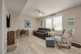 600 W 3rd St in Kill Devil Hills, NC - Building Photo - Building Photo