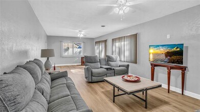 11912 McMullen Loop in Riverview, FL - Building Photo - Building Photo